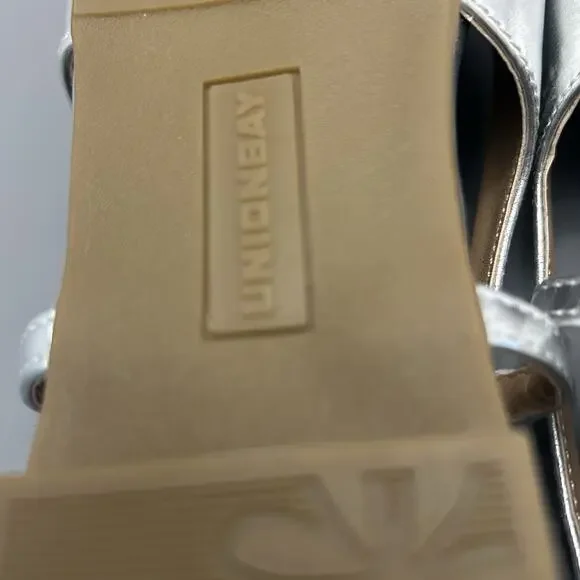 UNIONBAY Women's Cassidy Ballet Flat Sandal Silver/Black New w/ Box 7M - Picture 6 of 9